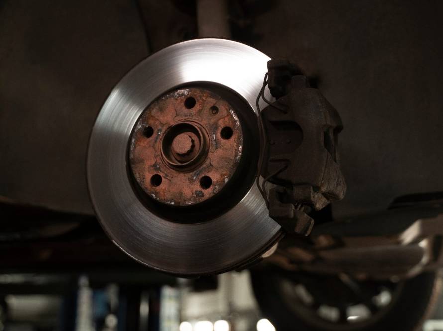 Discos enferrujados num elétrico, porque acontece e o que fazer