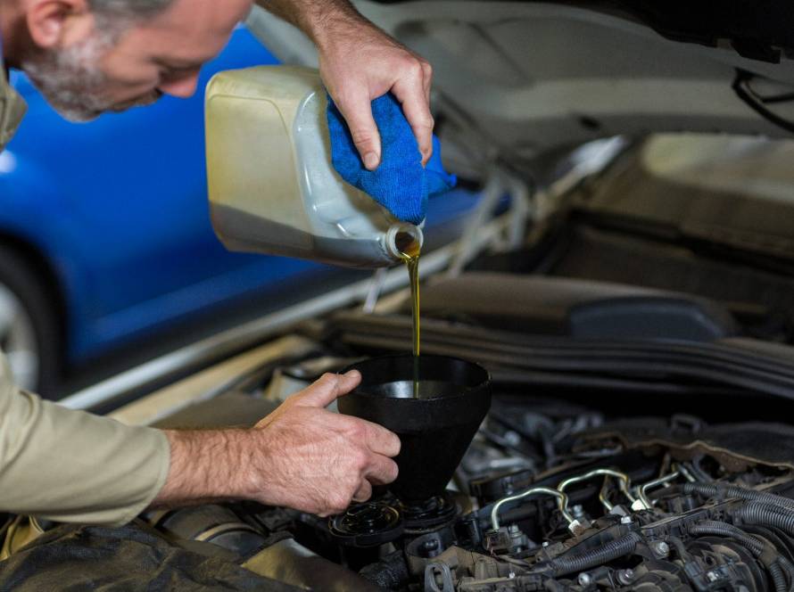 Qual o óleo certo para o seu carro e como ler a especificação